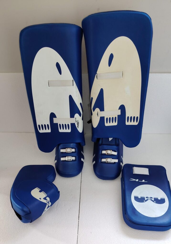 TK 4 Junior Field Hockey Goalkeeper Set Combo - Large Blue/White - As New