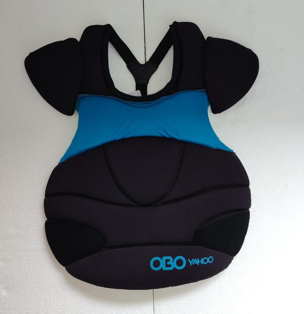 OBO Yahoo Field Hockey Goalkeeper Chest Protector Small black blue junior body armour