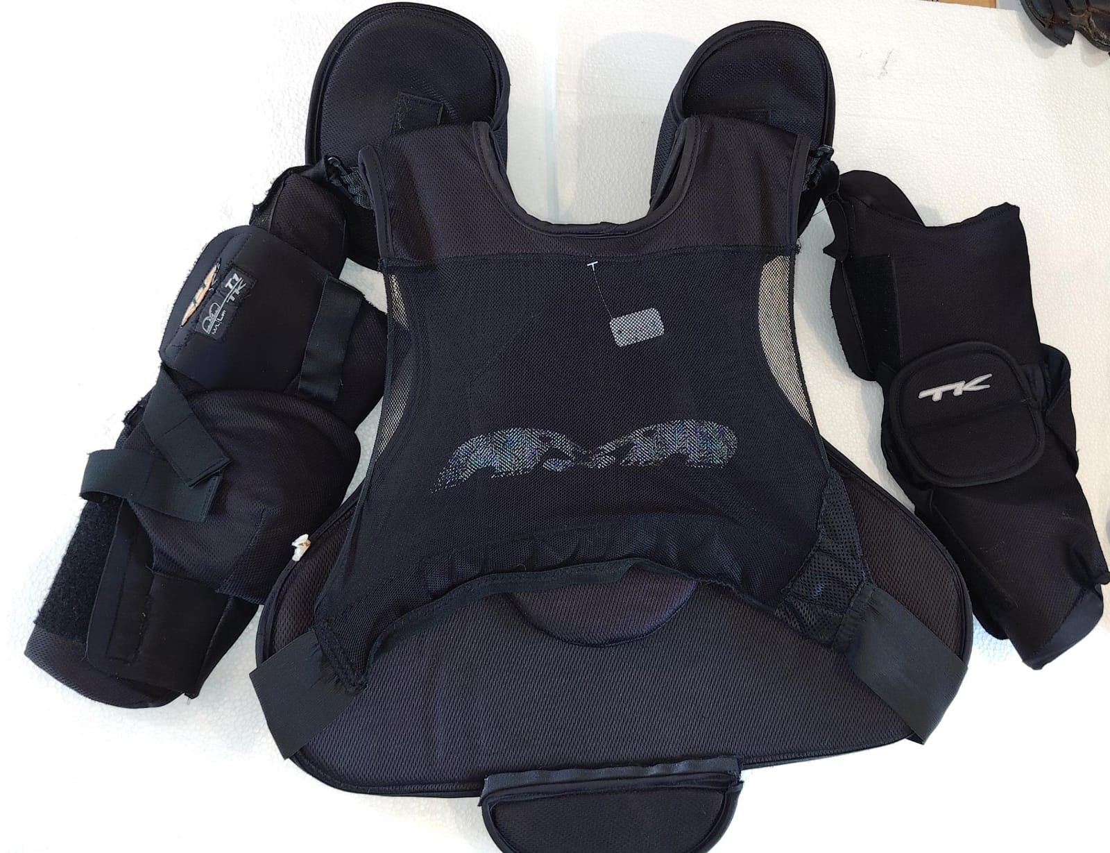TK T1 Field Hockey Goalkeeper Body Armour Large black chest and arm protection