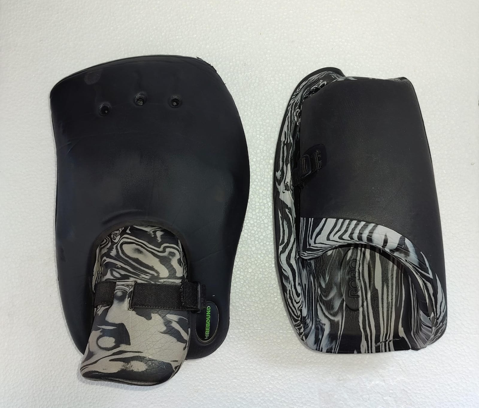 OBO ROBO Hi-Rebound Field Hockey Goalkeeper Gloves black white hand protectors