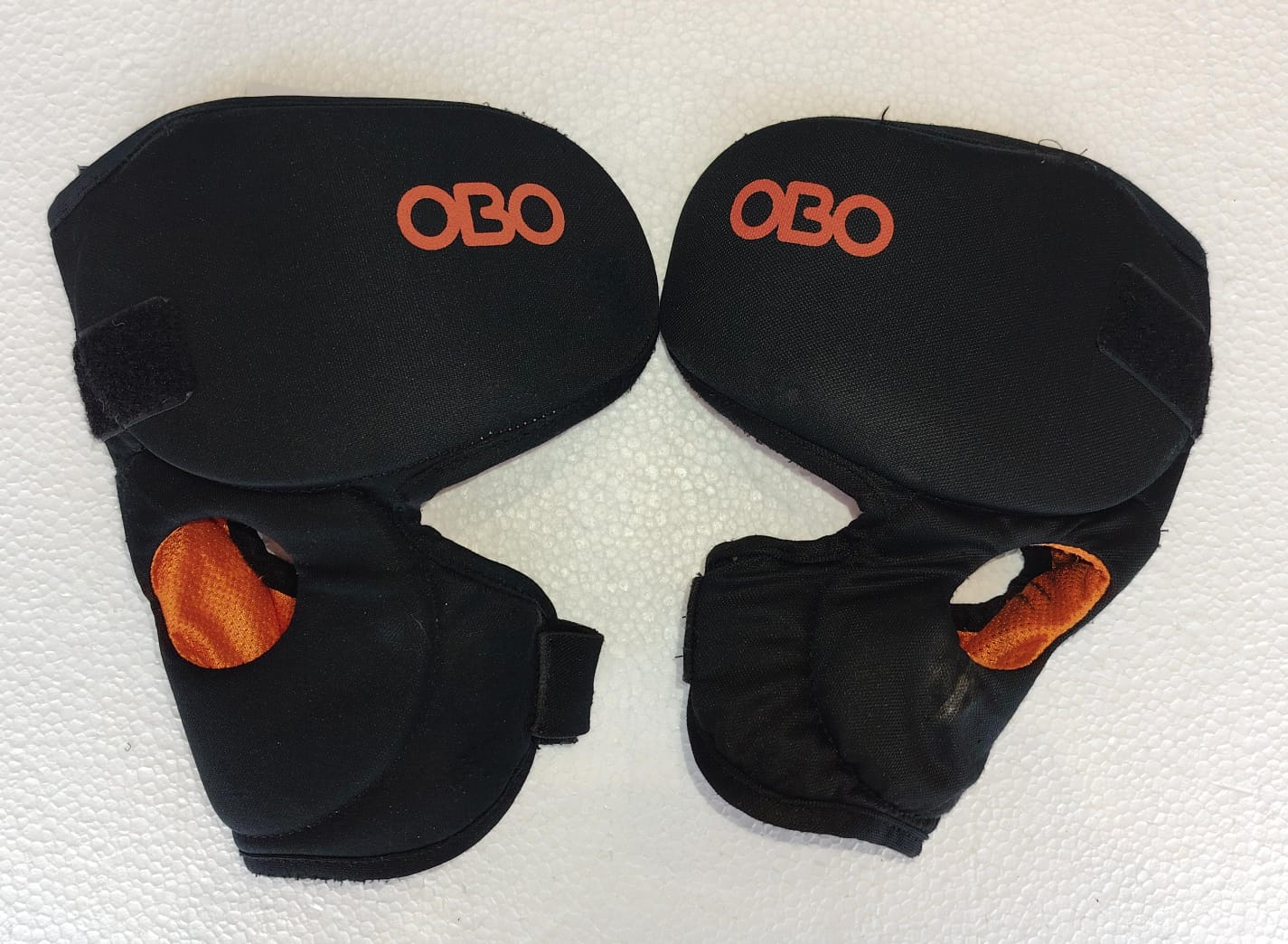 OBO Cloud Knees Up Knee Protectors Large black orange field hockey goalkeeper knee protection