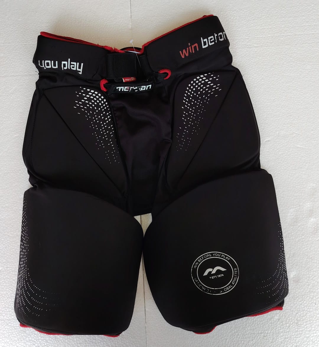 Mercian Genesis Goalkeeper Padded Shorts XL black red field hockey goalkeeper protection