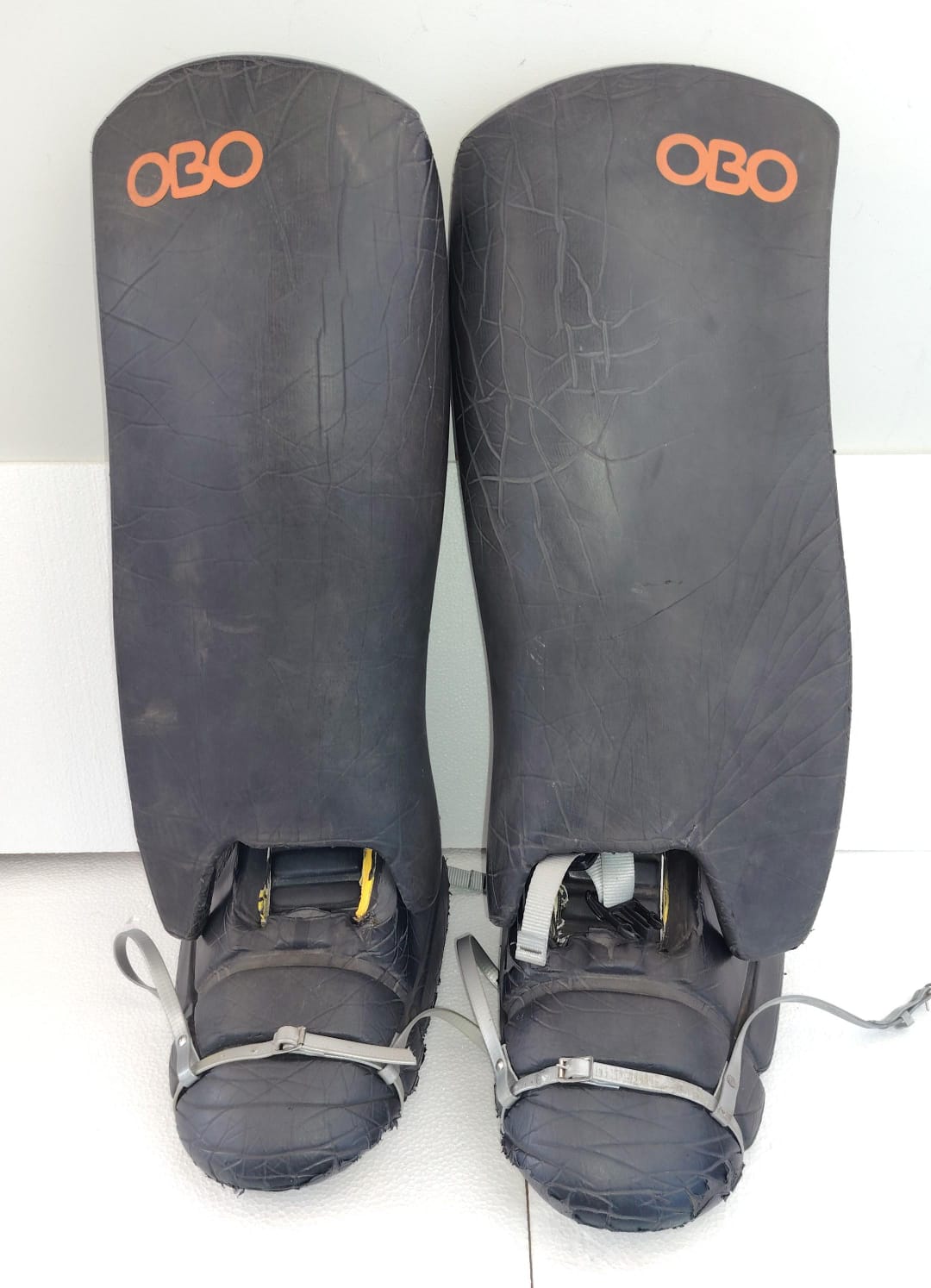 OBO Cloud 9 Pads and Kickers Large black orange used field hockey goalkeeper set
