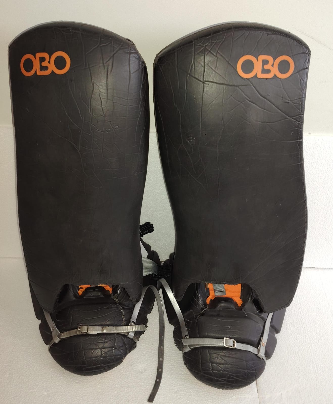 OBO Cloud 9 Pads and Kickers Large black orange used field hockey goalkeeper set