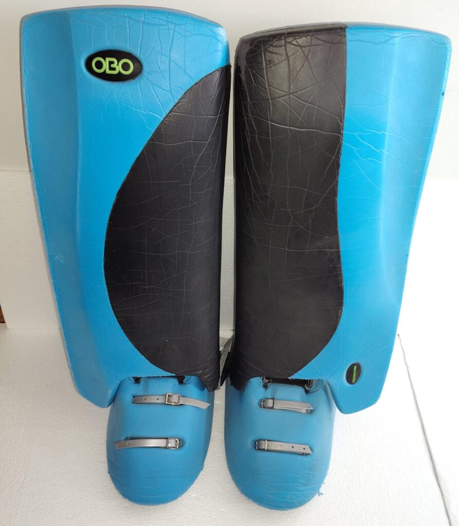 OBO ROBO Hi-Rebound Pads and Kickers Large blue black refurbished field hockey goalkeeper set